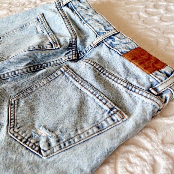 Bershka 90s Wide Leg Jean with Rips in Bleach Blue Wash (Size 38EU/7US) - Picture 10 of 10